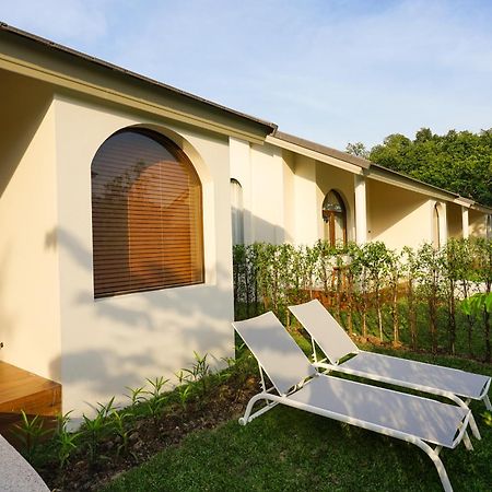 Ploen Pirom Hotel Banguecoque Exterior foto