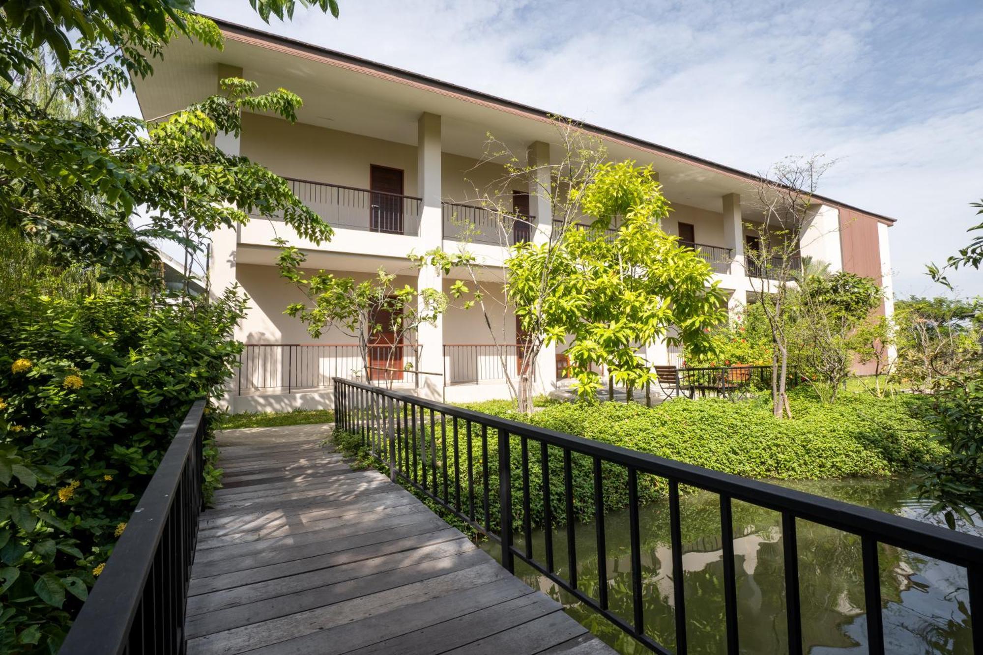 Ploen Pirom Hotel Banguecoque Exterior foto