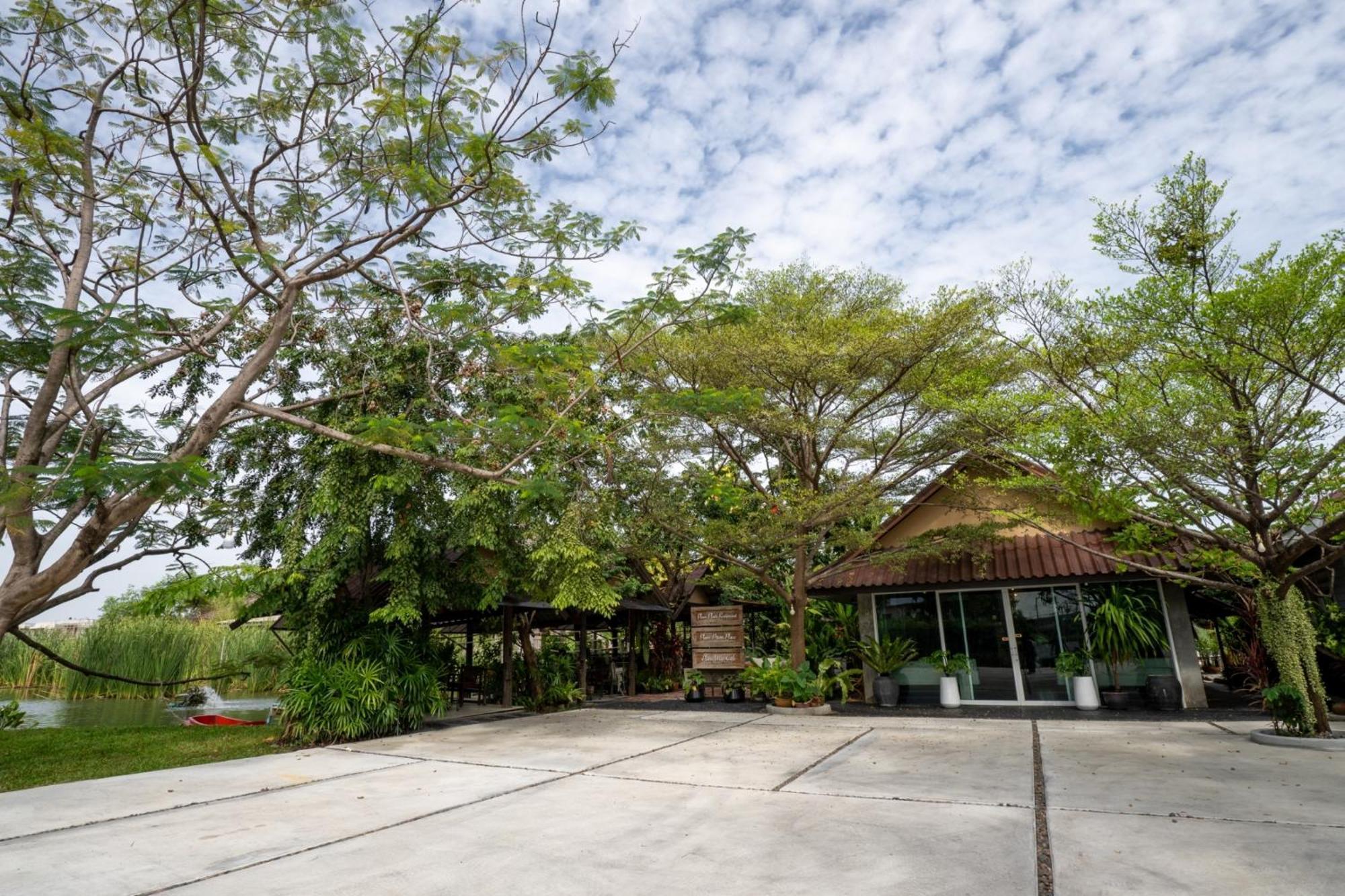 Ploen Pirom Hotel Banguecoque Exterior foto